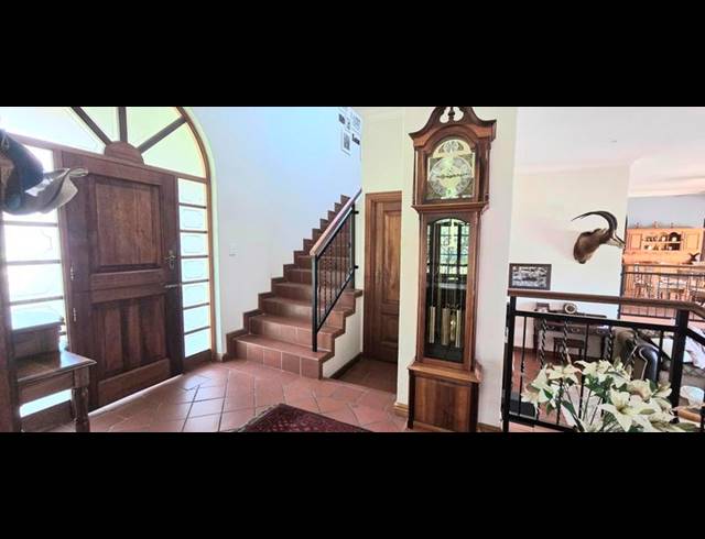 5 BEDROOM HOUSE FOR SALE IN WATERLAKE FARM LIFESTYLE ESTATE